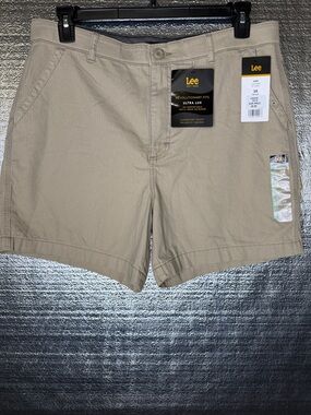 Lee Women's Cargo Shorts in Khaki Beige